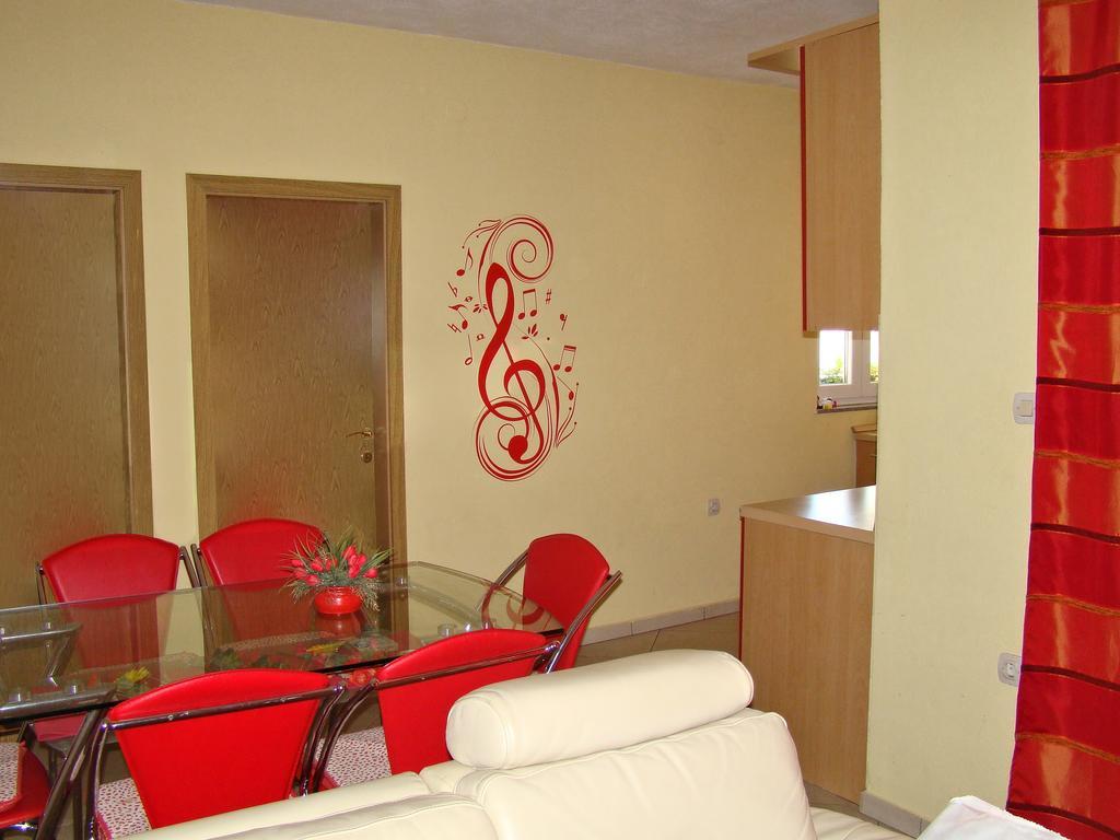 Apartments Buturic Sali Quarto foto